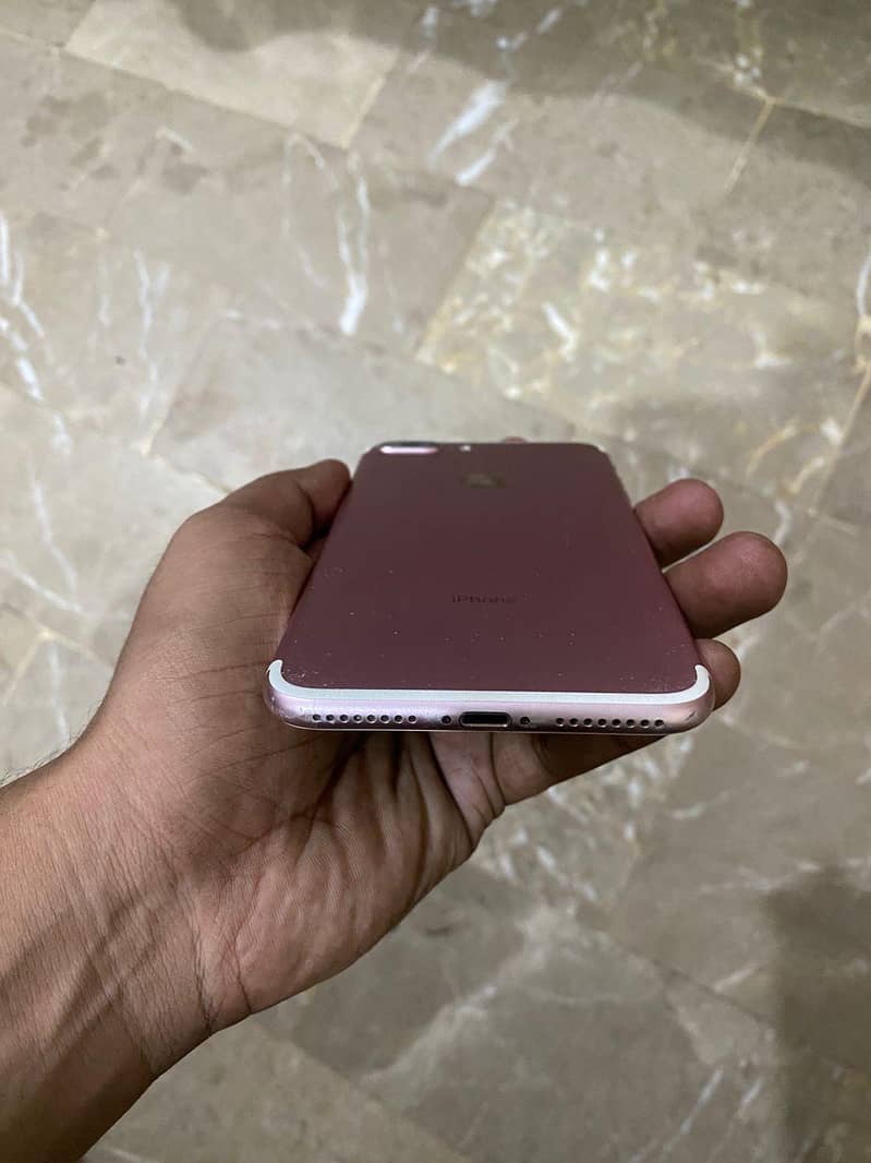 Apple iPhone 7 Plus 4