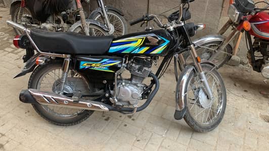 Honda cg 125 8month ki bike