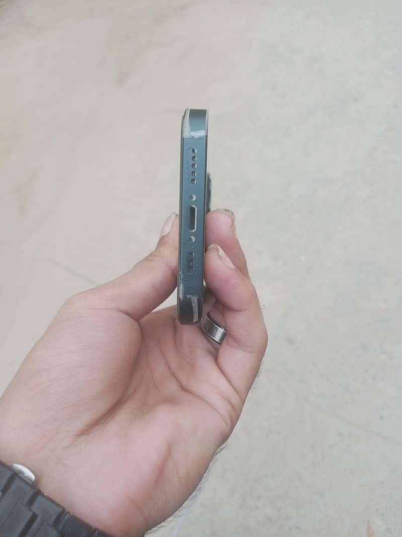 iPhone 13 2