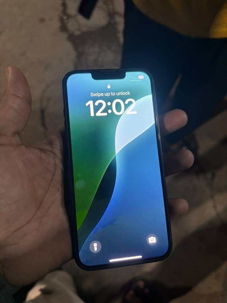 Apple iPhone 13 0