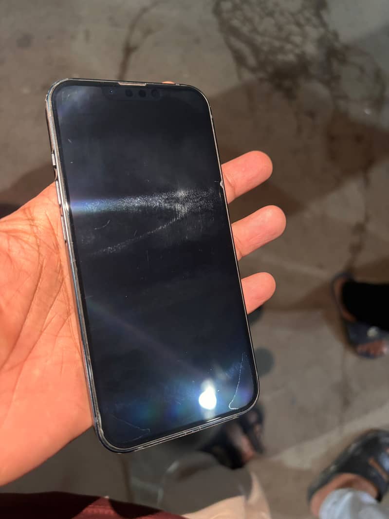 Apple iPhone 13 1