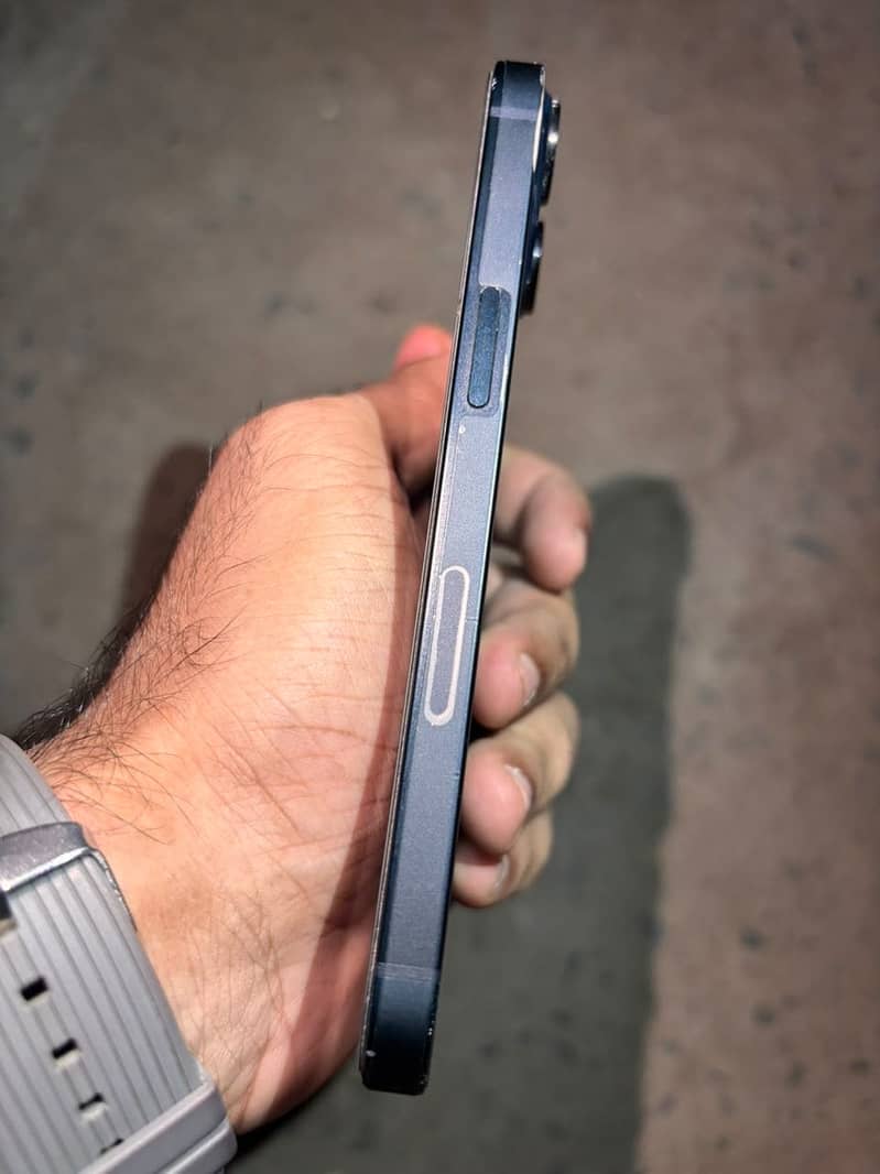 Apple iPhone 13 3
