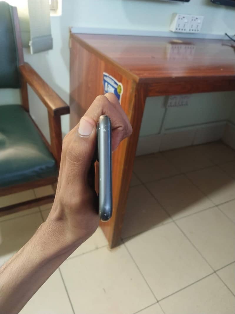 Apple iPhone 11 5
