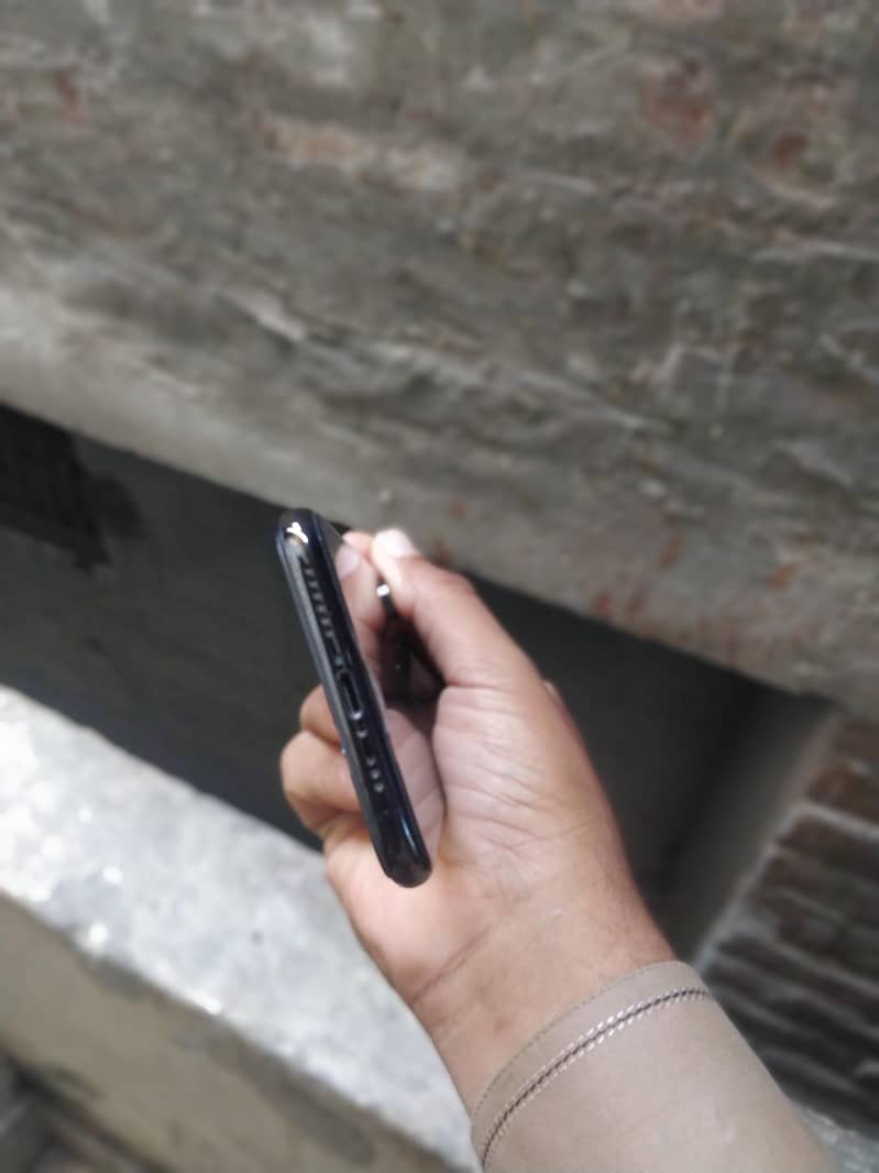 Apple iPhone XS 0