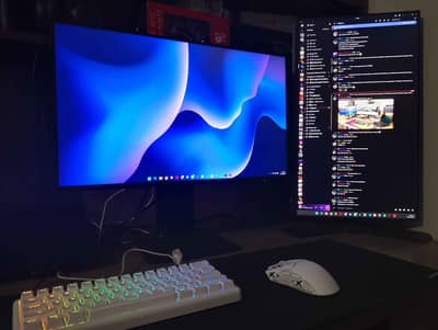 24 inches borderless monitor