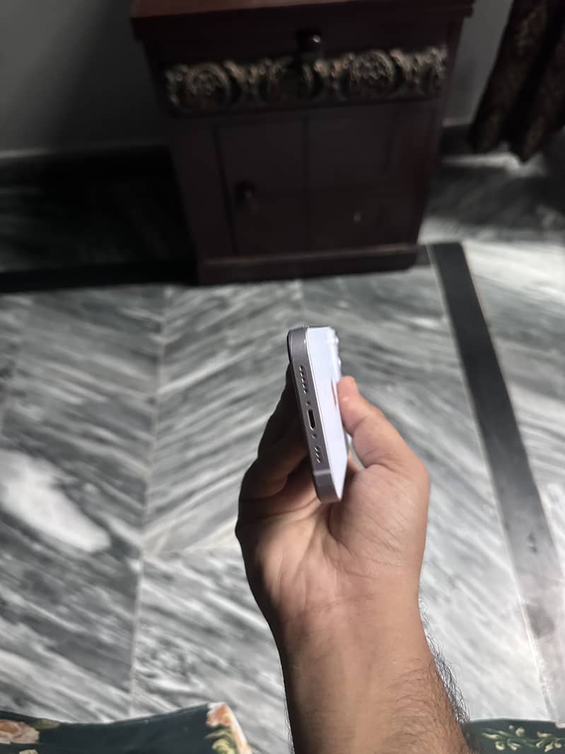 Apple iPhone 14 2