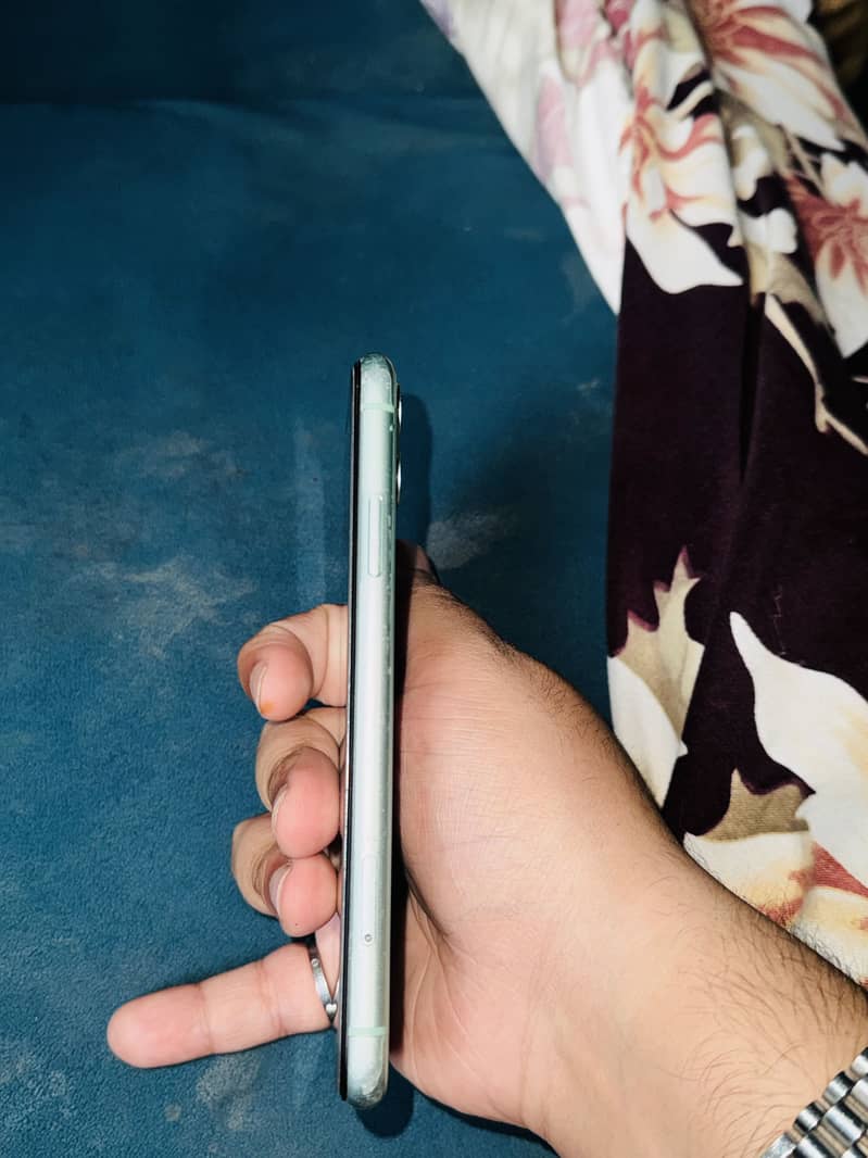 Apple iPhone 11 2