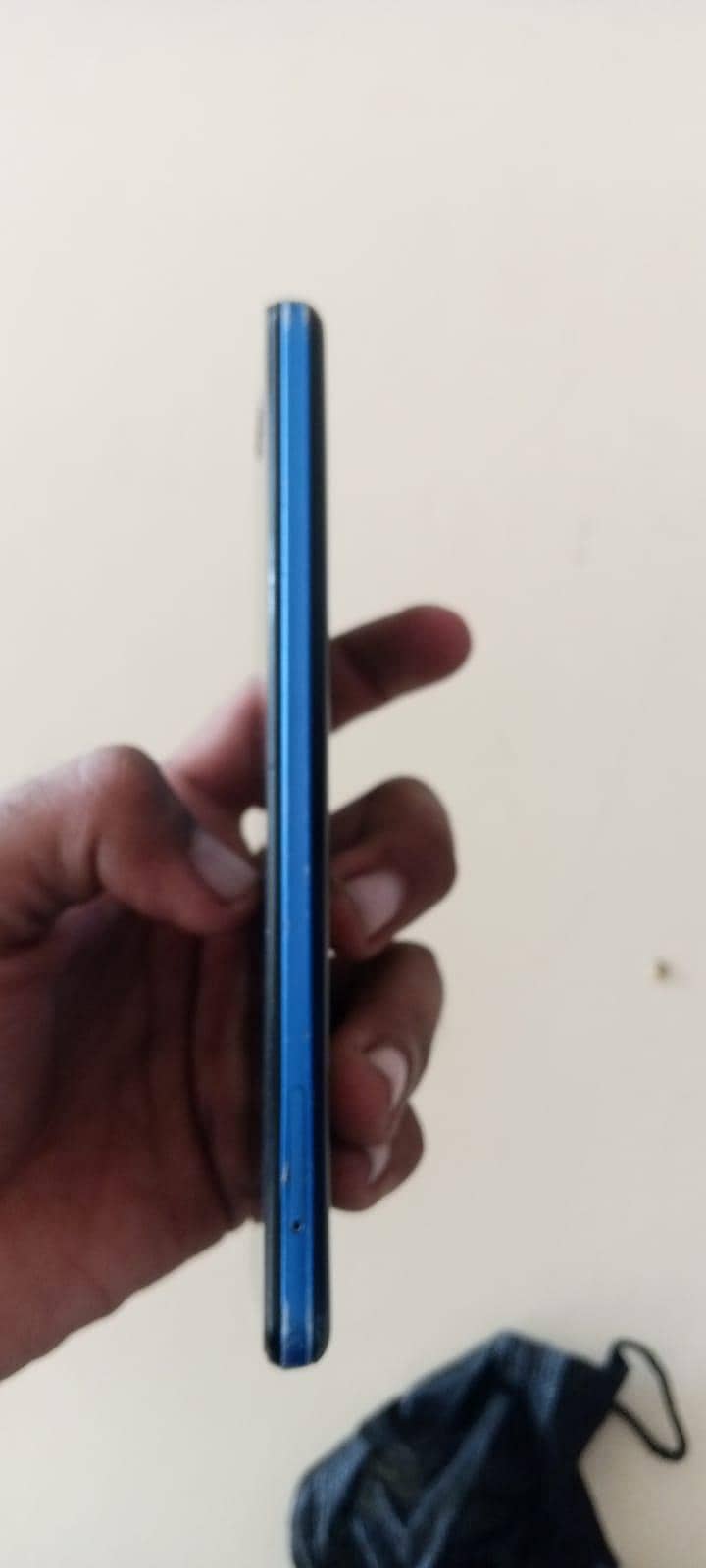 Sharp Aquos R5G 1