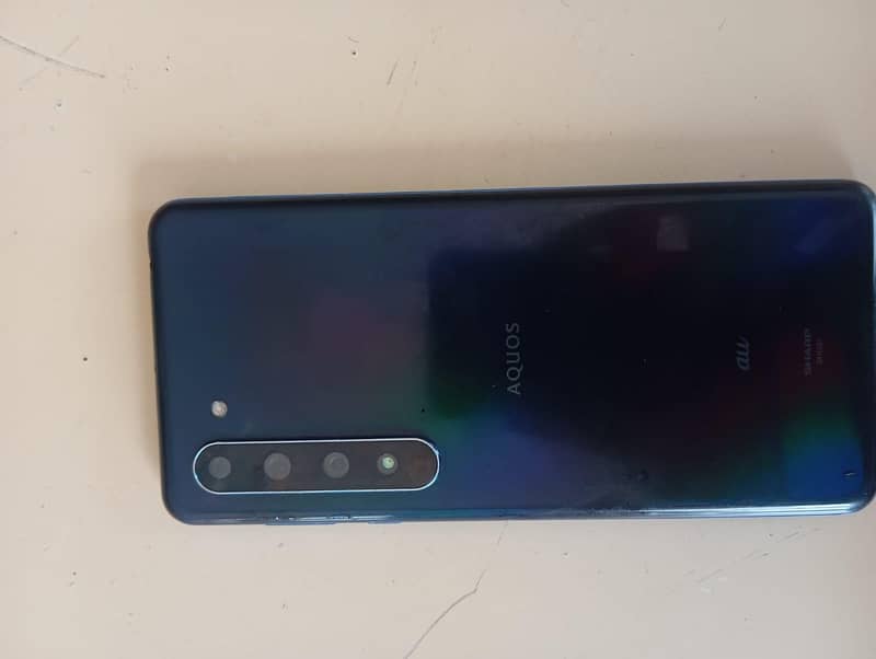 Sharp Aquos R5G 5