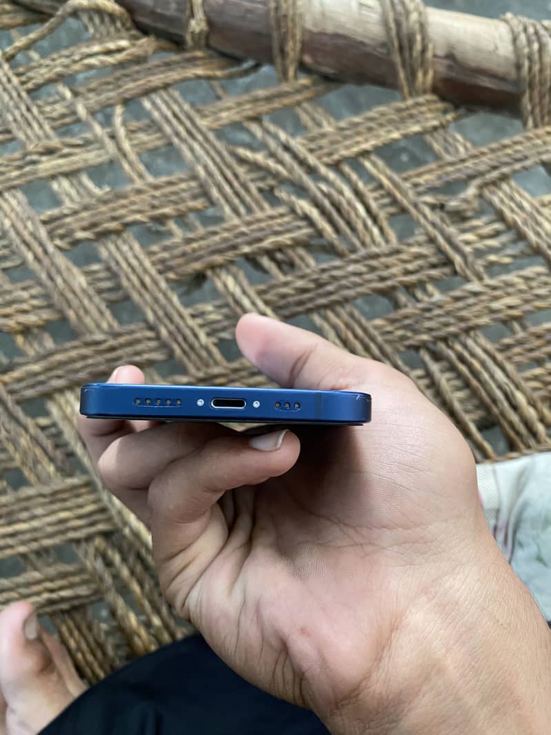 Apple iPhone 12 5