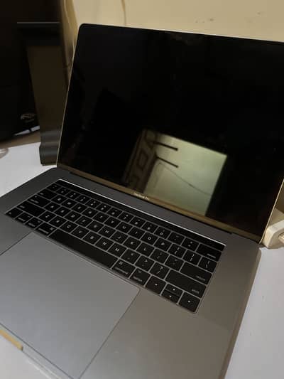 Macbook Pro 2017 16Gb 512Gb I7 7gen