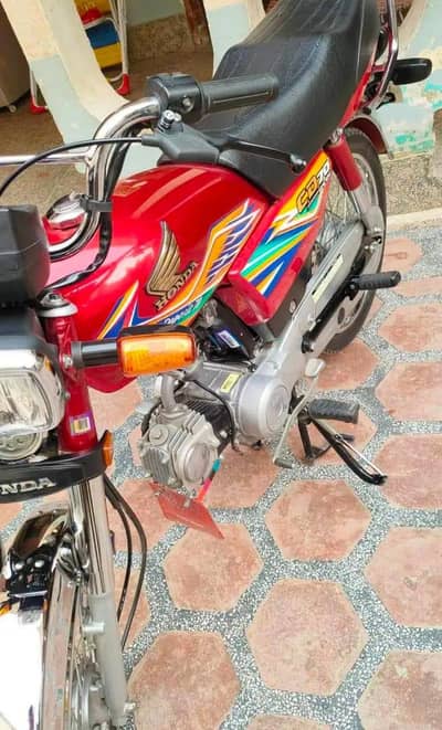 Honda bike 70 CC03150472526 argent parcel model 2020