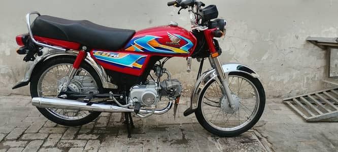 CD 70 2026 8 month use 10/10 2 keys original Lamination new bike