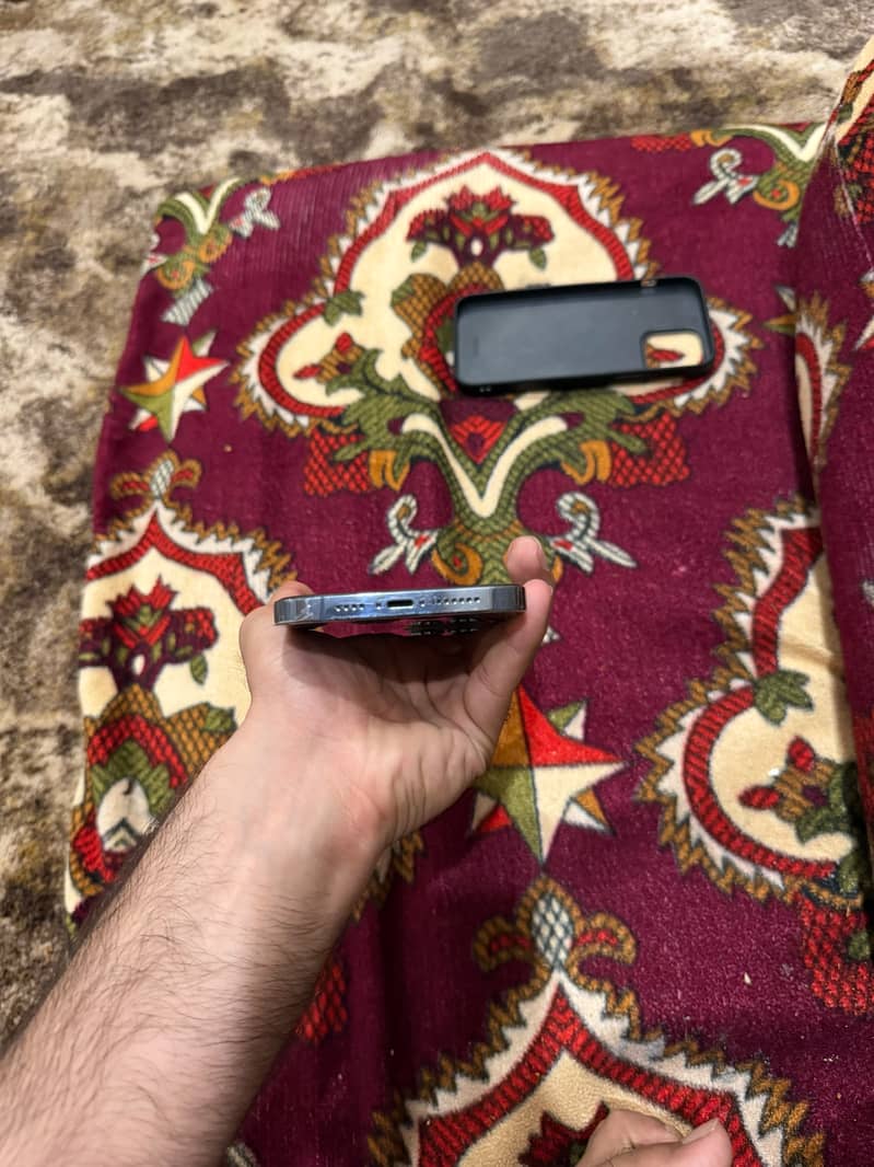 Apple iPhone 13 Pro Max 8