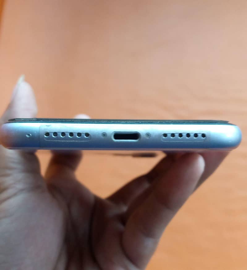 Apple iPhone 11 6