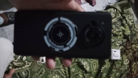 sharp aquos R7