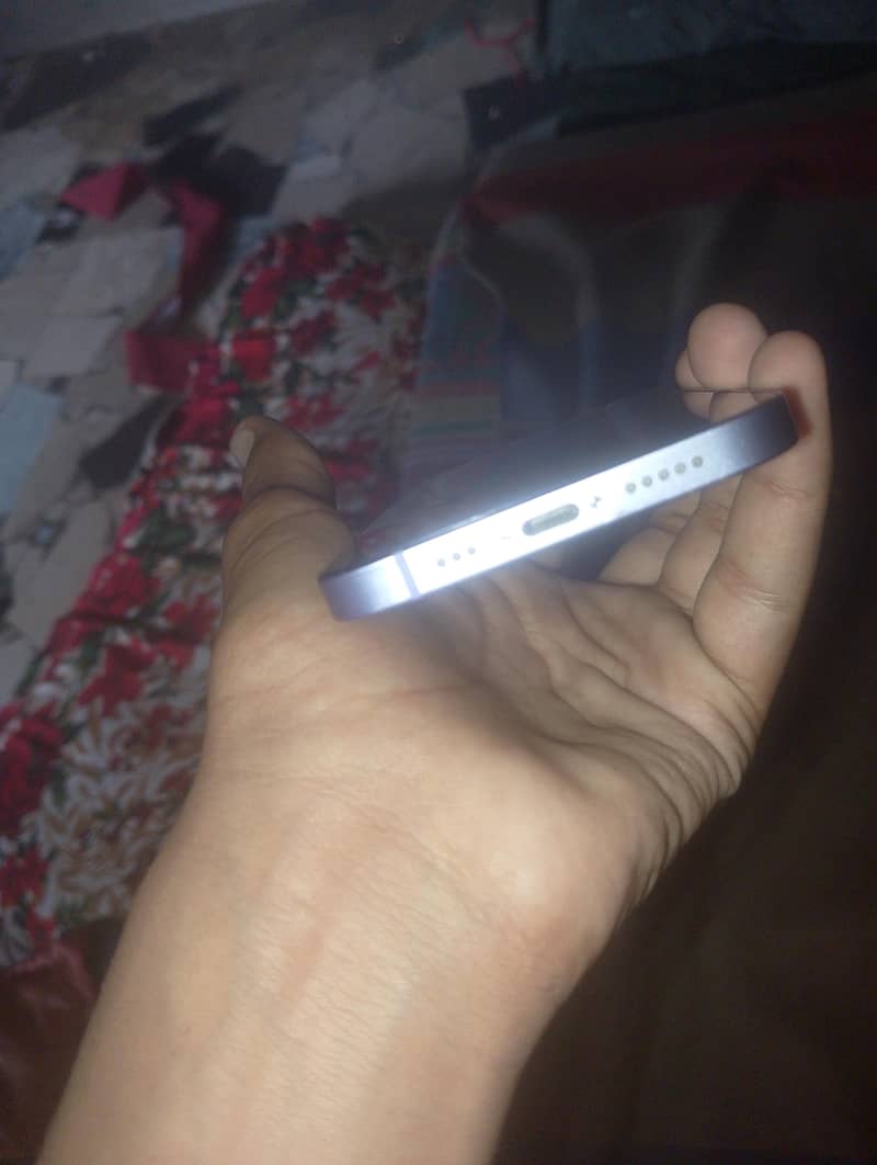 Apple iPhone 12 3