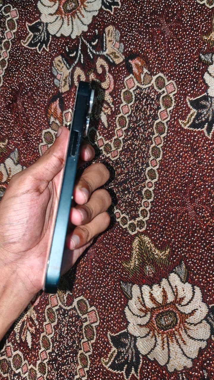 Apple iPhone 14 5