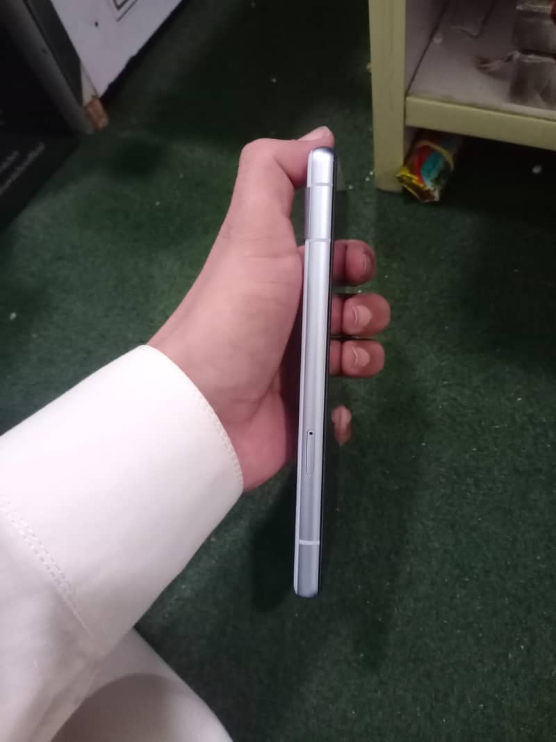Google Pixel 7a 5