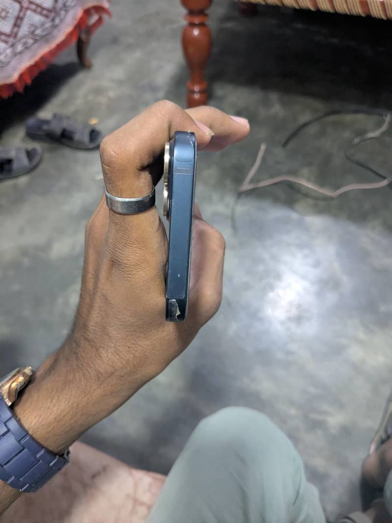 Apple iPhone 13 1