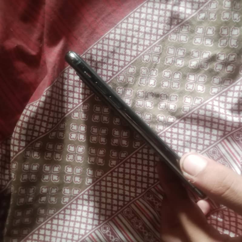 Apple iPhone 11 Pro 3