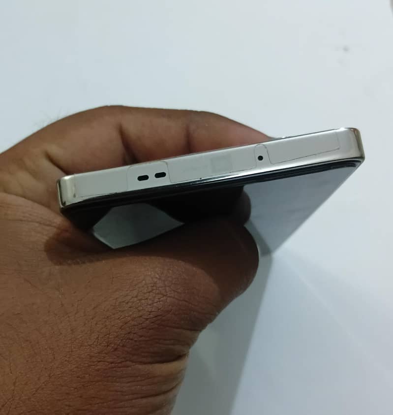 Infinix Note 40 5