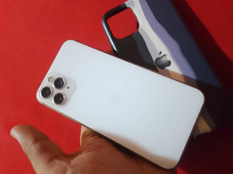Apple iPhone 11 Pro 0