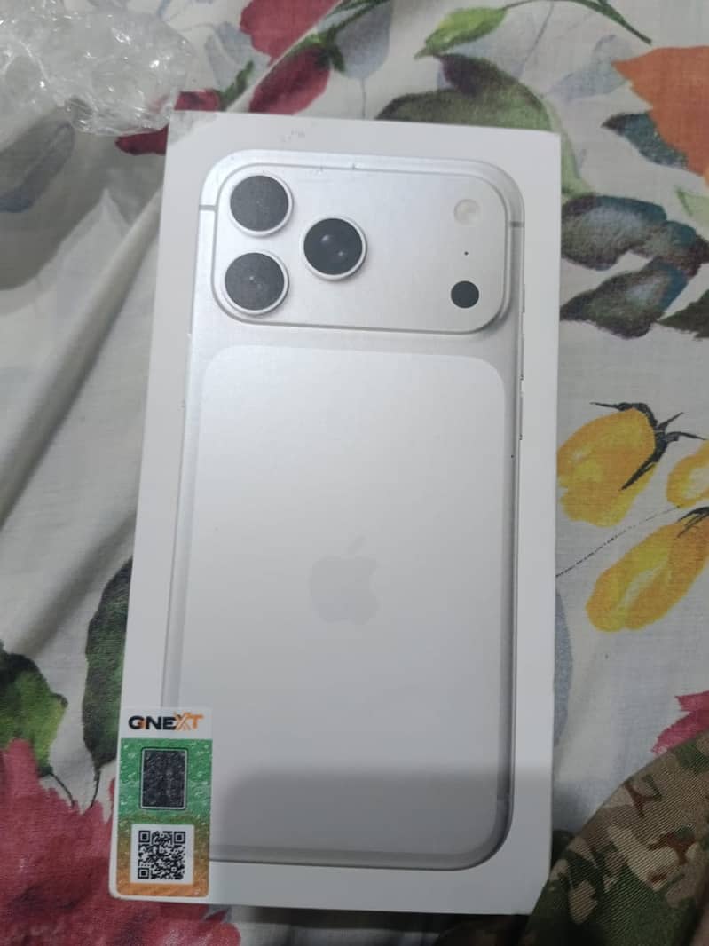 Apple iPhone 17 Pro Max 1