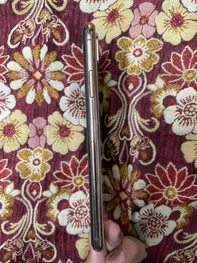 Apple iPhone XS Max gold exchange possible 3