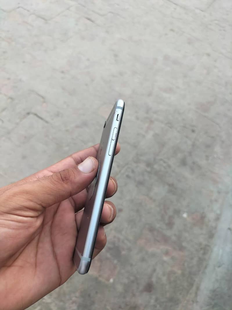 Apple iPhone 6 0