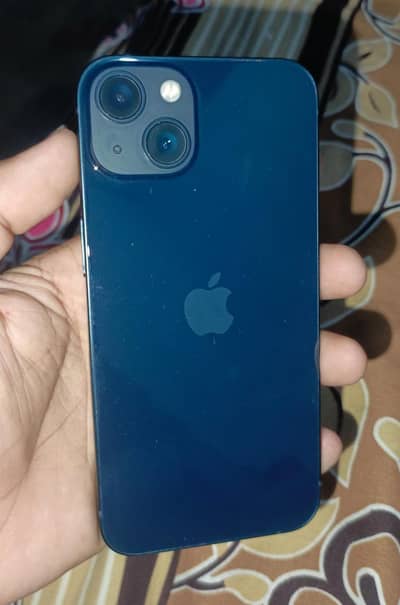Apple iPhone 13