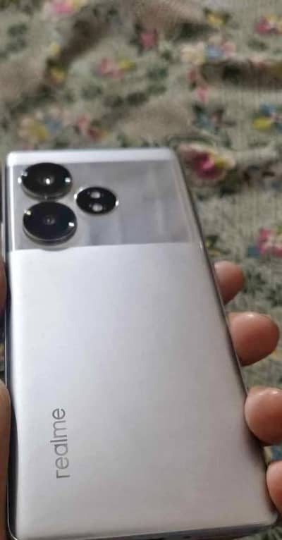 Realme GT 6