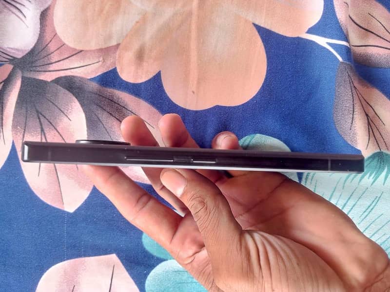Sharp Aquos R7 2