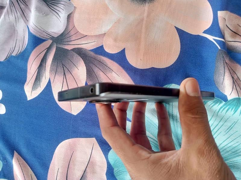 Sharp Aquos R7 3