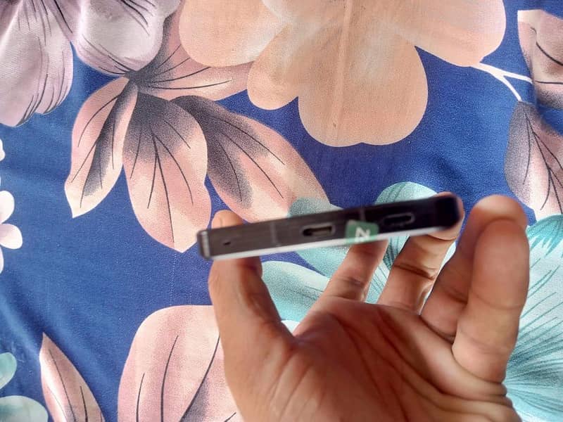 Sharp Aquos R7 4