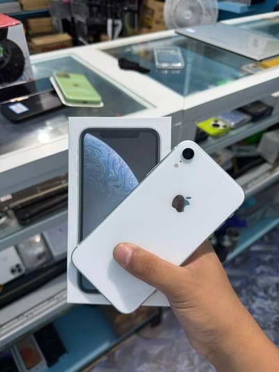 Apple iPhone XR pta approved with box farsal WhatsApp 03426174742