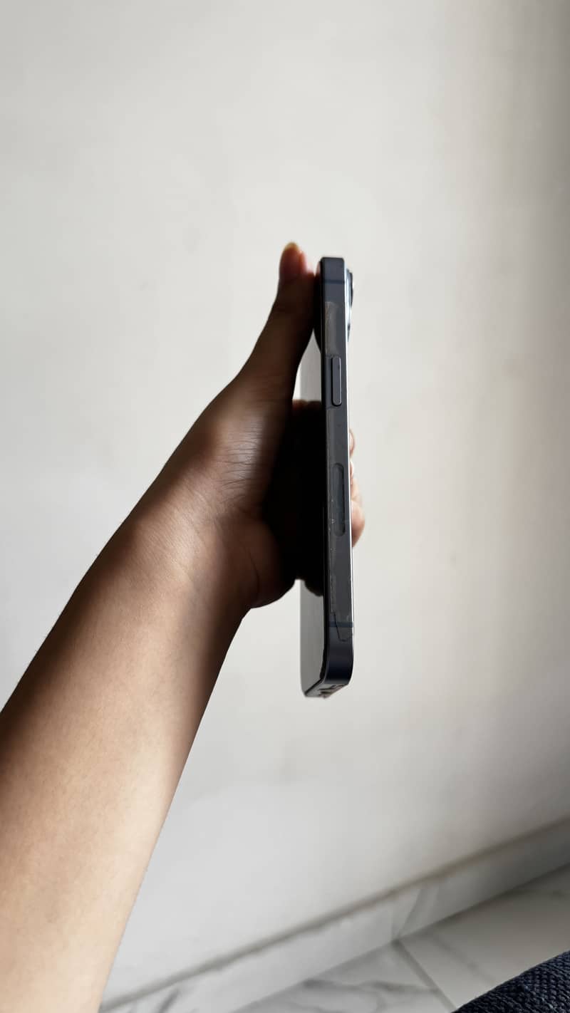 Apple iPhone 14 3