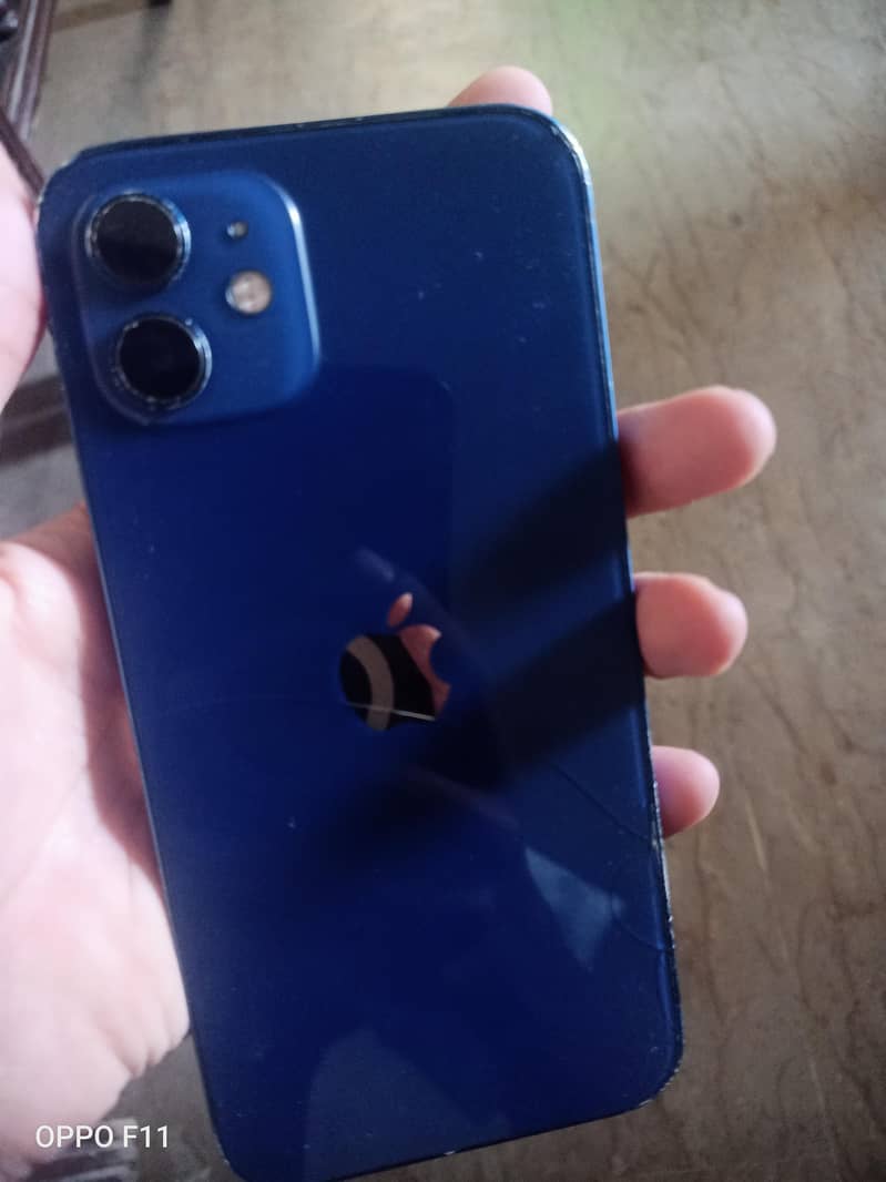 Apple iPhone 12 4