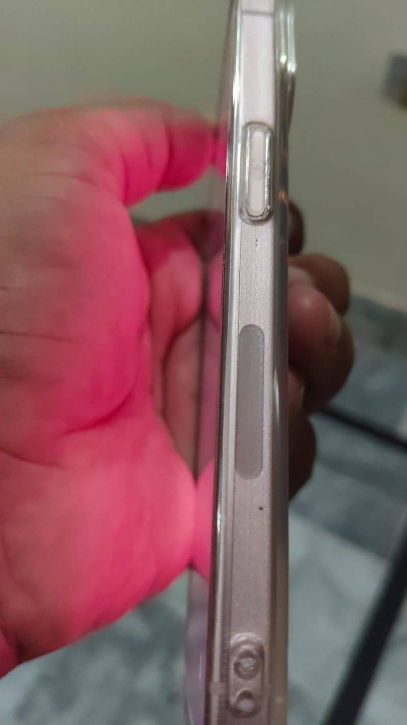 iPhone 15 2