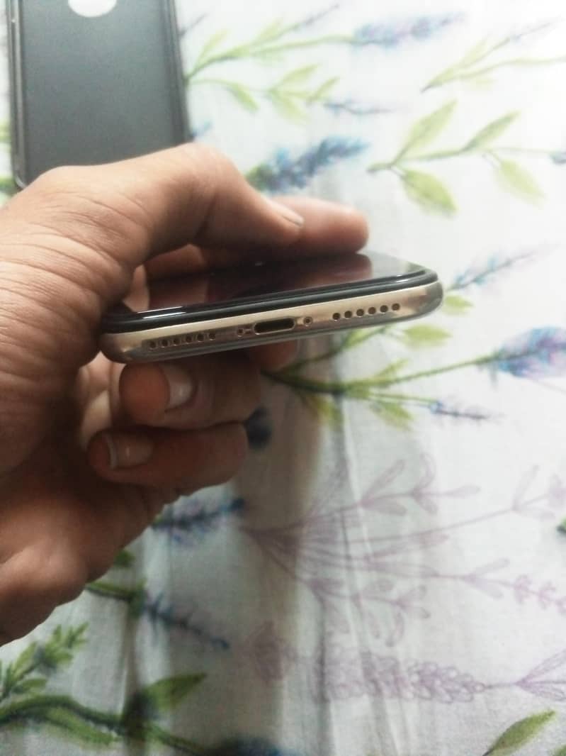 Apple iPhone X 3