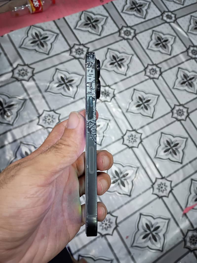 Apple iPhone 13 Pro 2