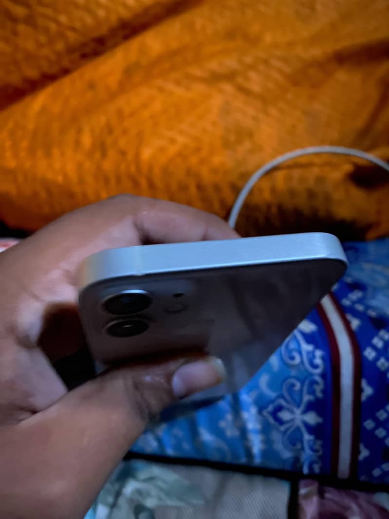 Apple iPhone 12 mini 1