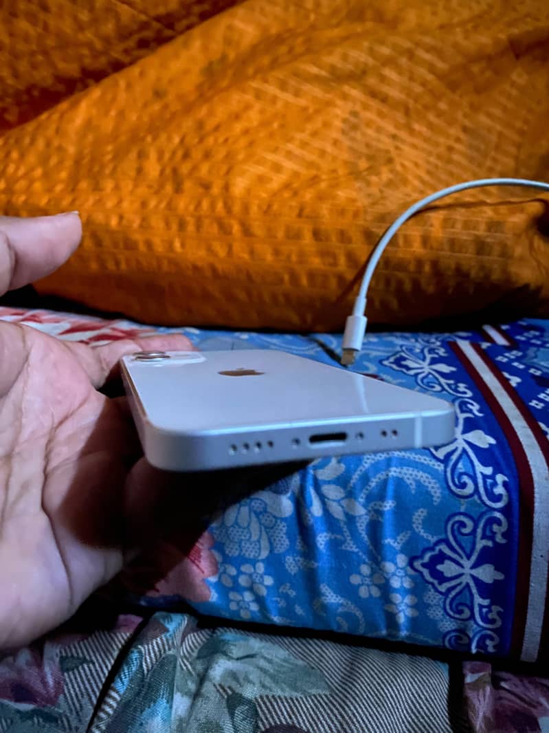 Apple iPhone 12 mini 4
