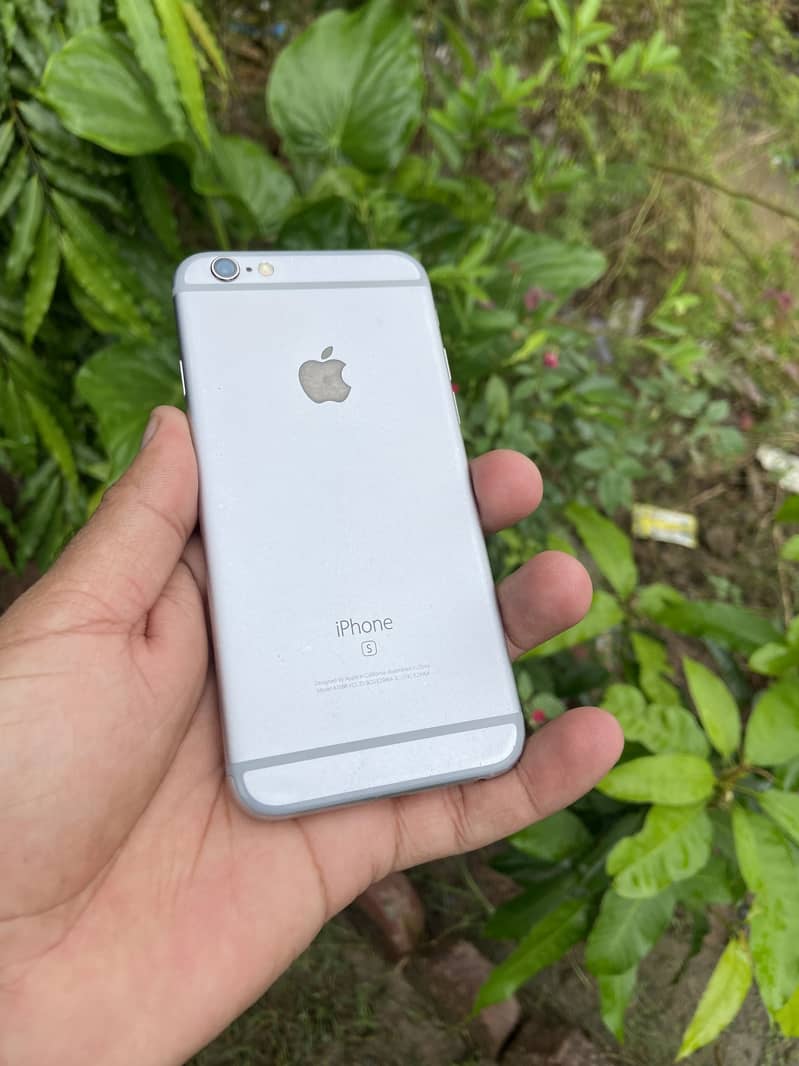 Apple iPhone 6S 2