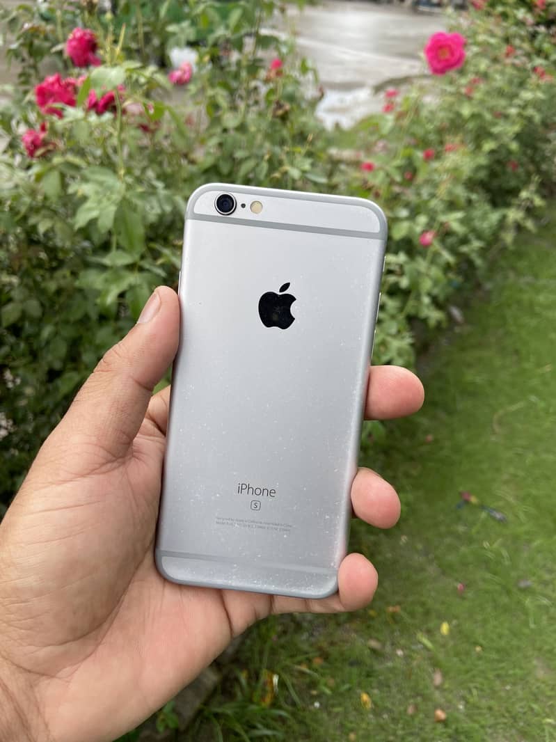 Apple iPhone 6S 9