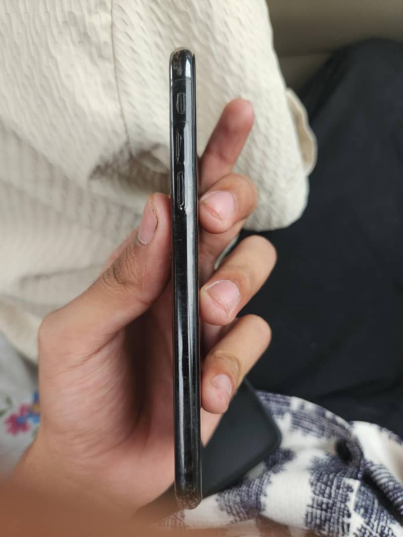 Apple iPhone X 3