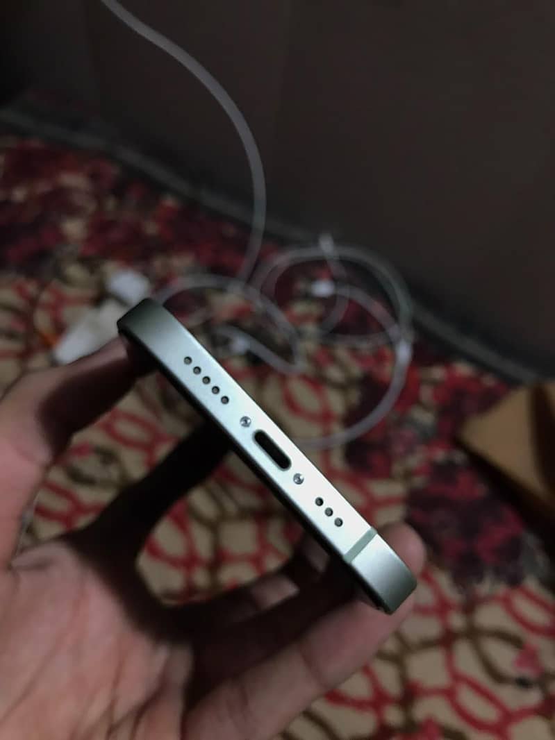 Apple iPhone 12 1