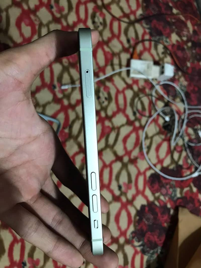 Apple iPhone 12 3