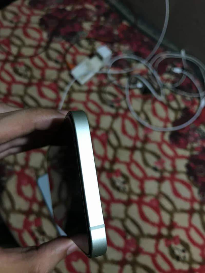 Apple iPhone 12 4