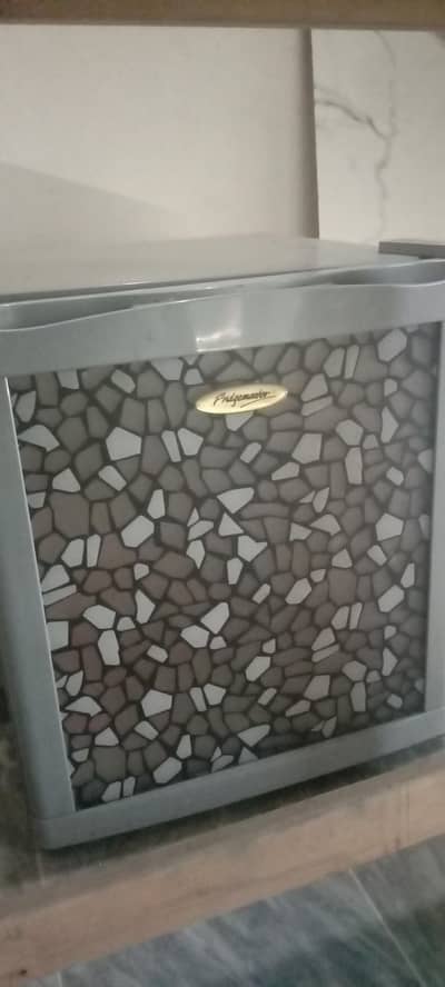 mini room refrigerator/fridge